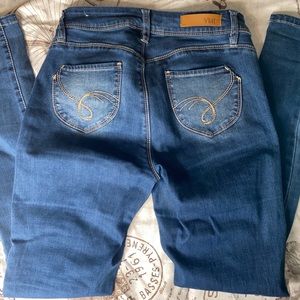 LIKE NEW, Small on me.